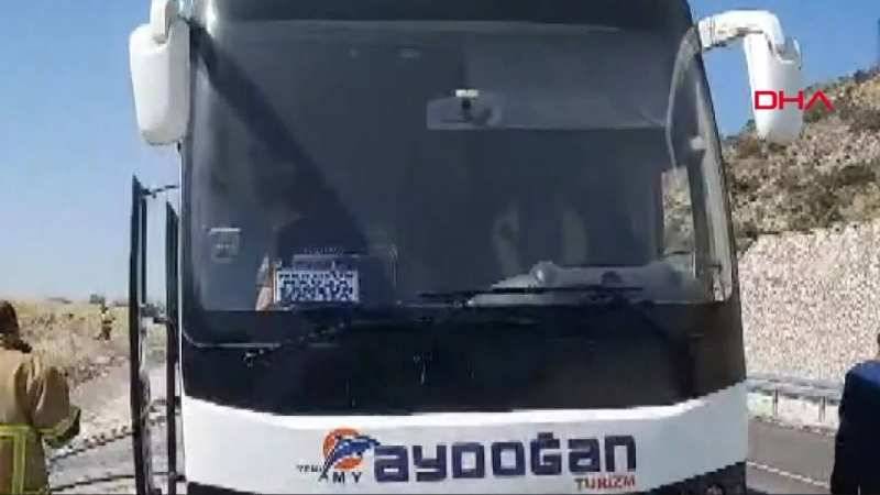 Amasya’da yolcu otobüsü seyir halindeyken alev aldı; 38 yolcu tahliye edildi